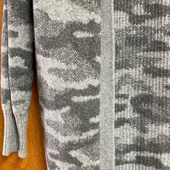William Rast Open Front Gray Camo Sweater - XS - Picture 3 of 7